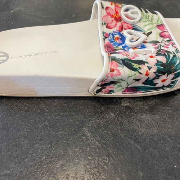 Wishbone sandals - Picture 2 of 3